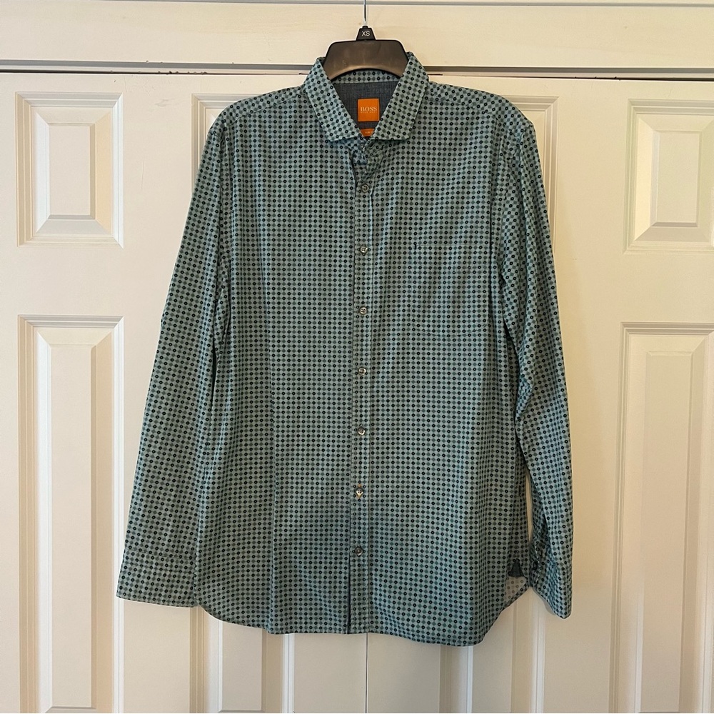 ⭐️ Hugo Boss Green Casual Button Down Shirt